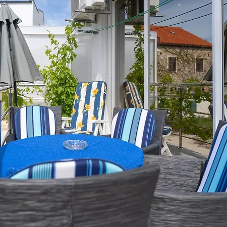 Apartment Kristina Dujmovic *