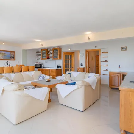 Kristina Dujmovic Apartment Baska Voda