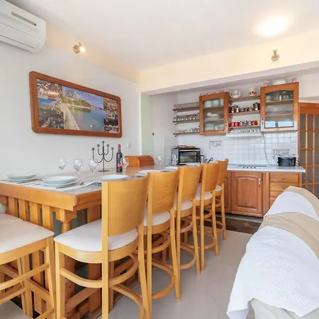 Kristina Dujmovic Apartment *